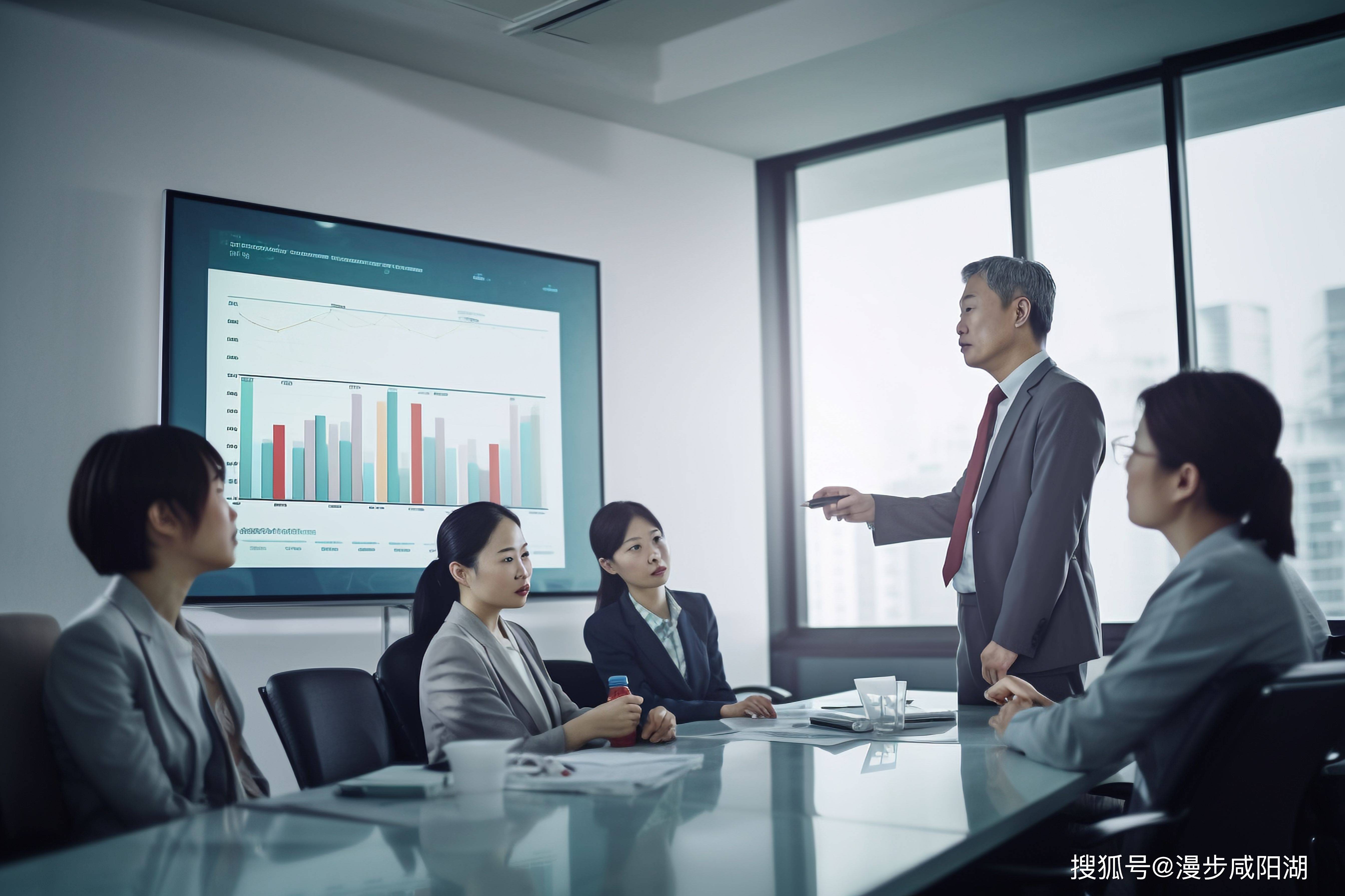 “坐牢式上班”引爭議 企業管理邊界何在？